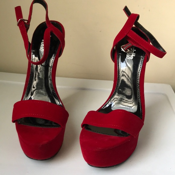 Red Heels - Picture 2 of 3